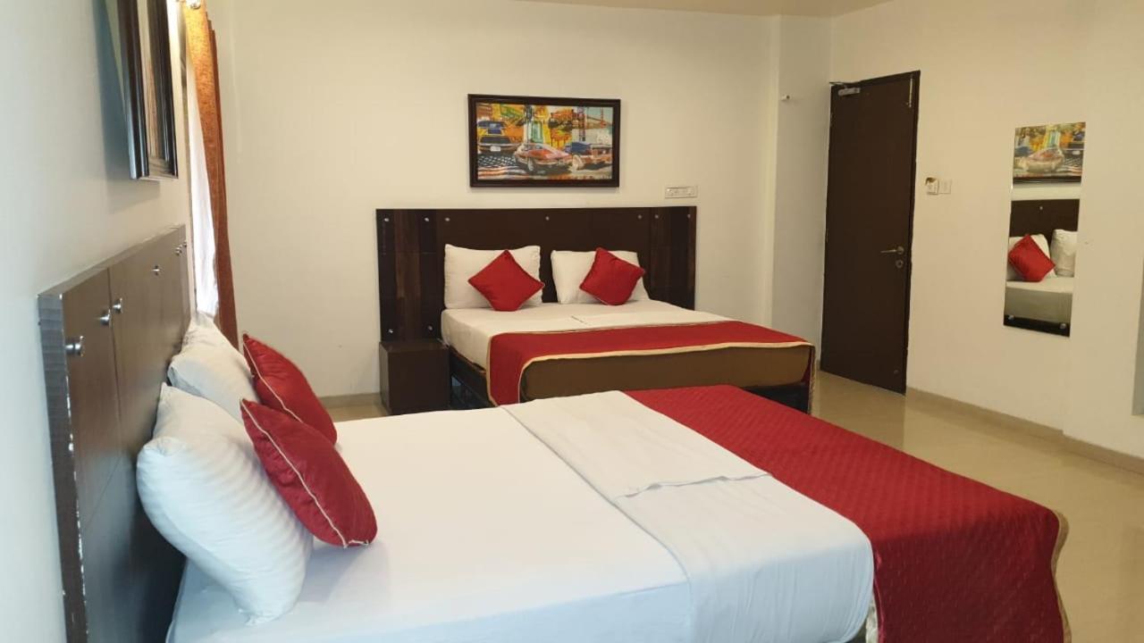Resort Silver Hills Lonavala Esterno foto