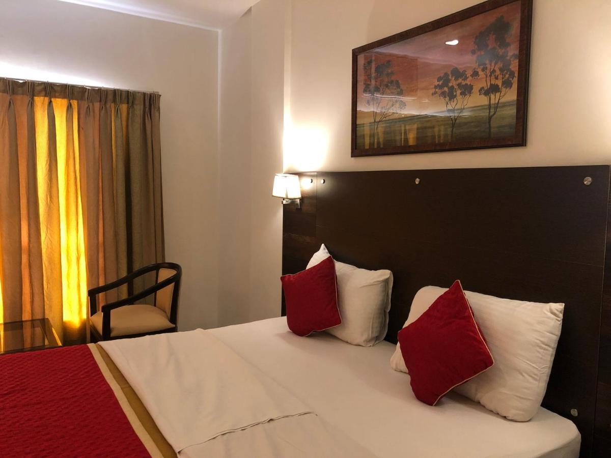 Resort Silver Hills Lonavala Esterno foto