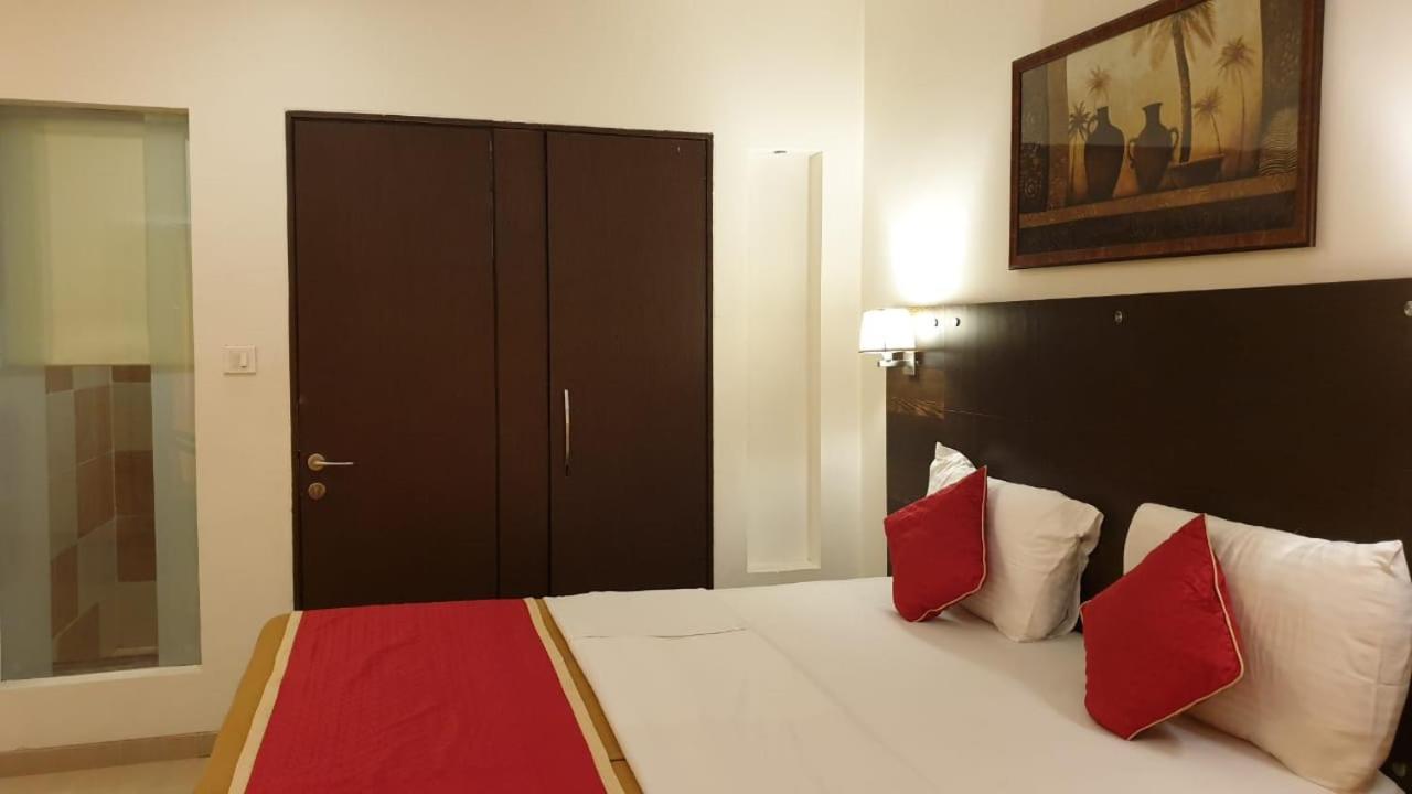 Resort Silver Hills Lonavala Esterno foto