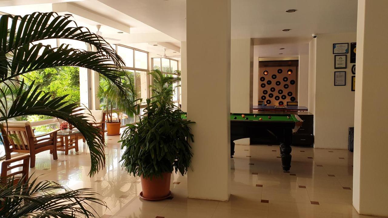 Resort Silver Hills Lonavala Esterno foto