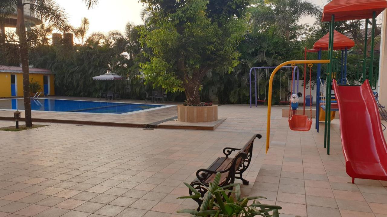 Resort Silver Hills Lonavala Esterno foto