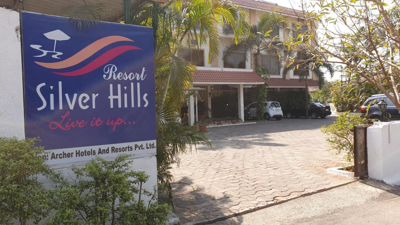 Resort Silver Hills Lonavala Esterno foto
