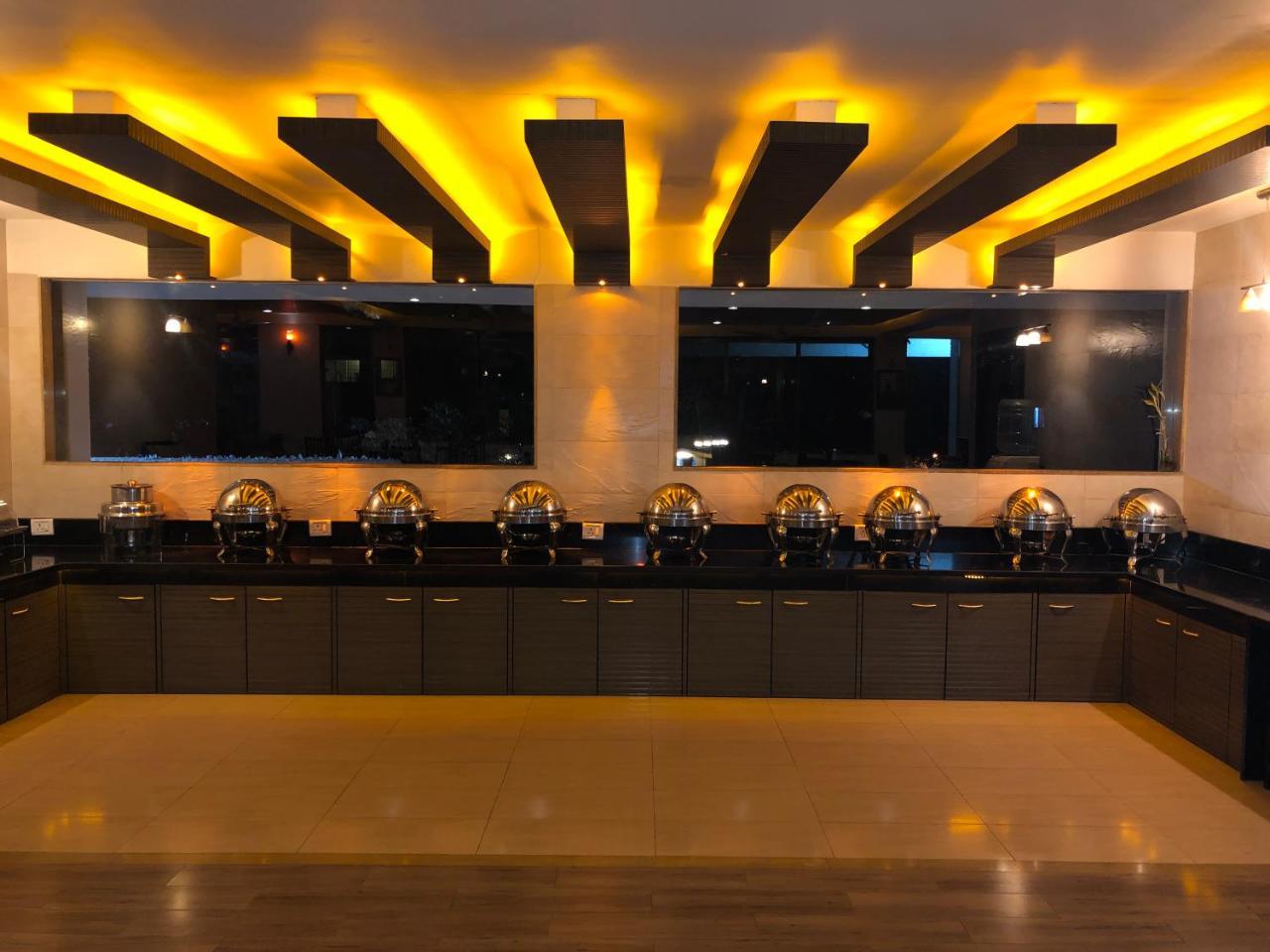 Resort Silver Hills Lonavala Esterno foto