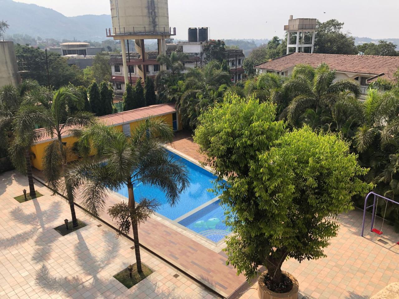 Resort Silver Hills Lonavala Esterno foto