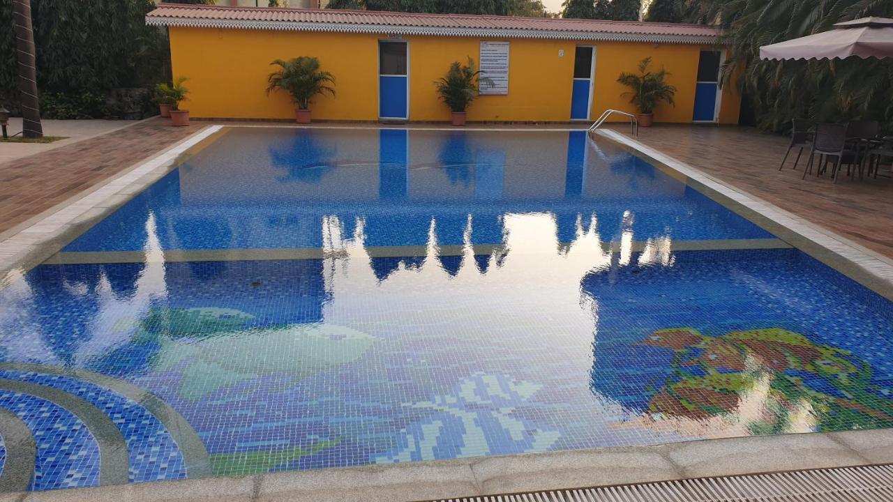Resort Silver Hills Lonavala Esterno foto